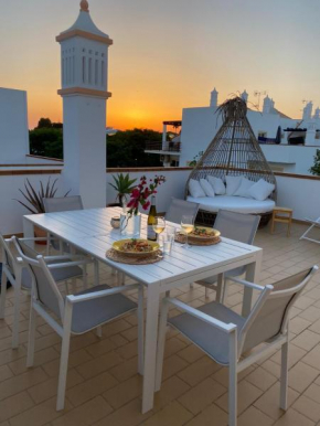 Cabanas de Tavira Gomeira, 2 bedroom, 3 terraced Penthouse with Seaview, 300m from the Sea